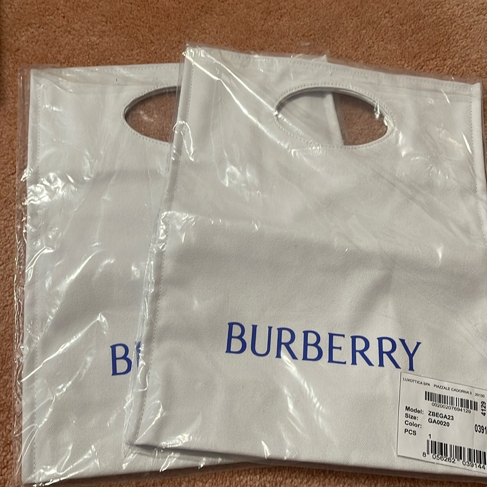 (2) BURBERRY 100% Authentic/ I got it GWP
